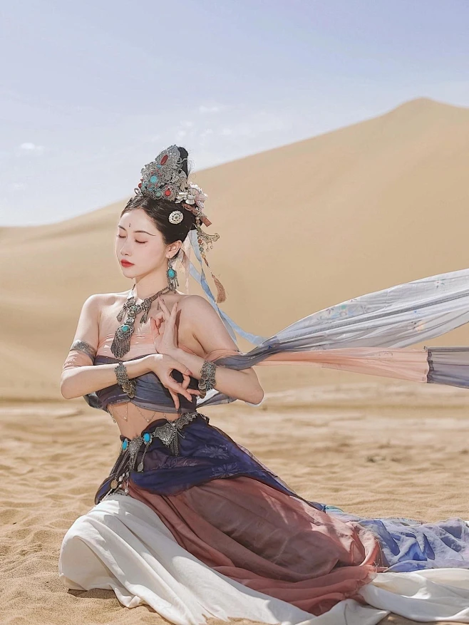 【觅图网-pic.51mitu.com】微博 – 随时随地发现新鲜事 _插画人体动态氛围真实照片参考_T20211223 